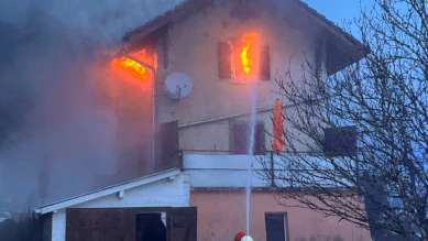 Pronostic vital engagé après un incendie dans une maison aux Bayards (NE)