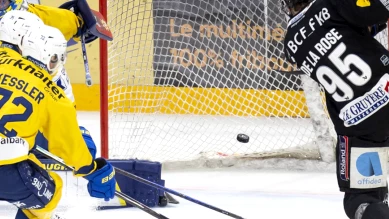 National League: Fribourg bat le leader Davos 4-0, Berra blanchit