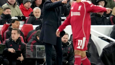 Liverpool : Slot recadre Salah mais évoque un possible retour