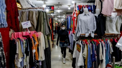 Polyester recyclé: plus de microplastiques que le vierge (étude)