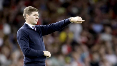 Gerrard presse Mohamed Salah de rester à Liverpool en Premier League