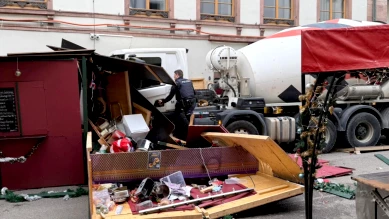 Bâle: camion percute trois stands du marché de Noël, chauffeur blessé