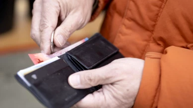 Le National adopte une procédure pour aider les personnes surendettées