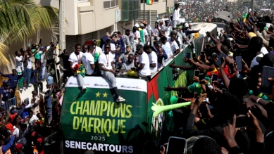 Parade à Dakar: les Lions fêtés après leur victoire en Coupe d'Afrique