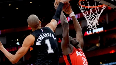 Les Rockets de Capela renversent San Antonio 111-106 en NBA