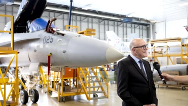 Surcoûts et retards dans la construction des hangars F-35 en Suisse