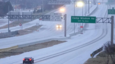 Tempête hivernale majeure aux États-Unis: neige, verglas, vols annulés