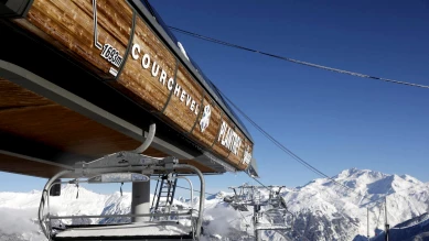 Incendie à Courchevel (Savoie) : hôtel 5 étoiles en feu, 83 évacués
