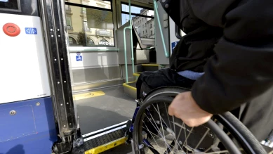 Vaud alloue 24,7 millions pour mettre aux normes les arrêts de bus PMR