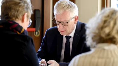 Fribourg: mandat fractionné pour un audit des processus administratifs