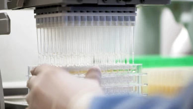 ADC Therapeutics lève 100M$ et ferme un site, 30% des postes supprimés