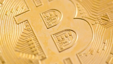Bitcoin dépasse 121'000 $ grâce à l'espoir de régulation assouplie