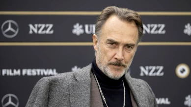 Carlos Leal quitte Los Angeles pour un retour artistique en Suisse