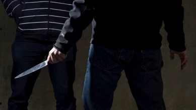 Bagarre au couteau à Fribourg : un jeune grièvement blessé, deux arrestations