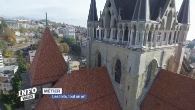 Un ferblantier-couvreur raconte l'art ancestral des toitures