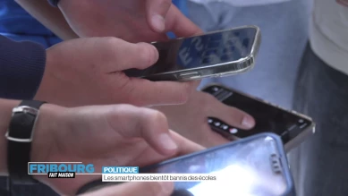 Les smartphones bientôt bannis des écoles