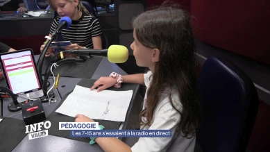 Les 7-15 ans s'essaient à la radio en direct