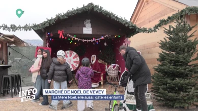 La Mère Noël, elle aussi, gâte les enfants