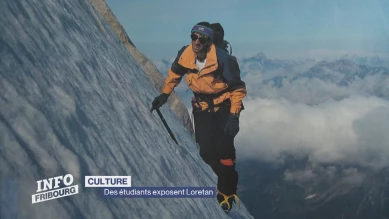 Des étudiants exposent Loretan