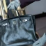 Sac Birkin de Jane Birkin adjugé 2,45 M€ chez Sotheby's à Abou Dhabi
