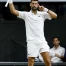 Après un marathon de 5h15, Djokovic affrontera Sinner en demi-finale