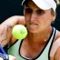 Vondrousova domine Sabalenka en demie