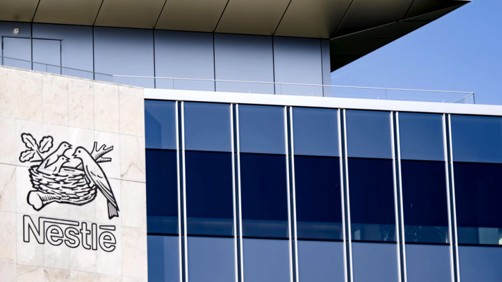 Nestlé supprime 16'000 postes, dont 12'000 cols blancs