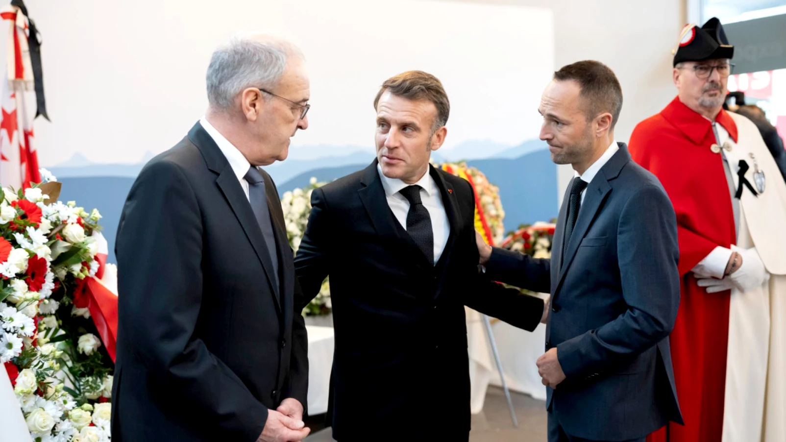 Hommage aux victimes de l'incendie de Crans-Montana à Martigny