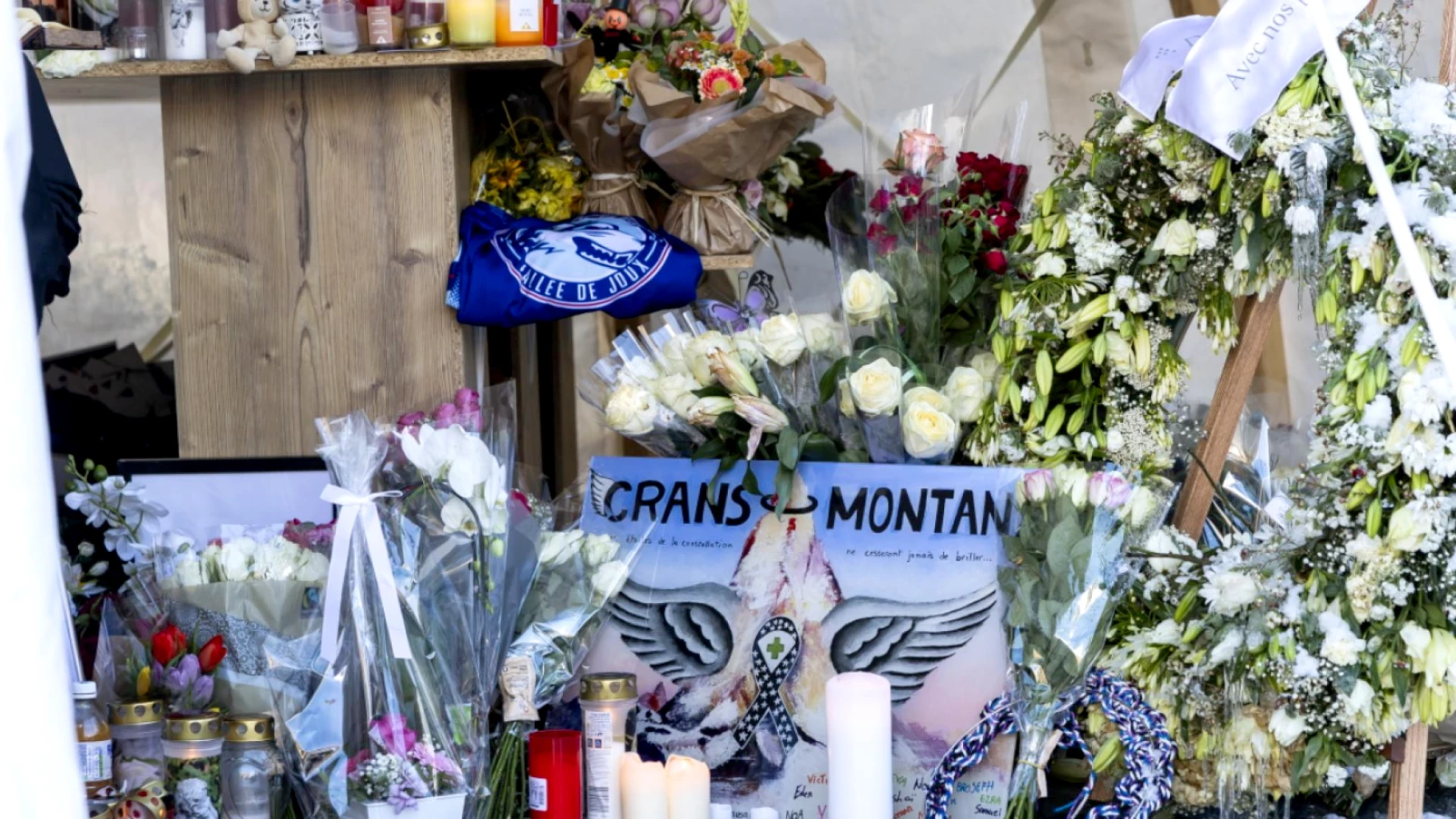 Martin Pfister se recueille au mémorial de Crans-Montana dimanche