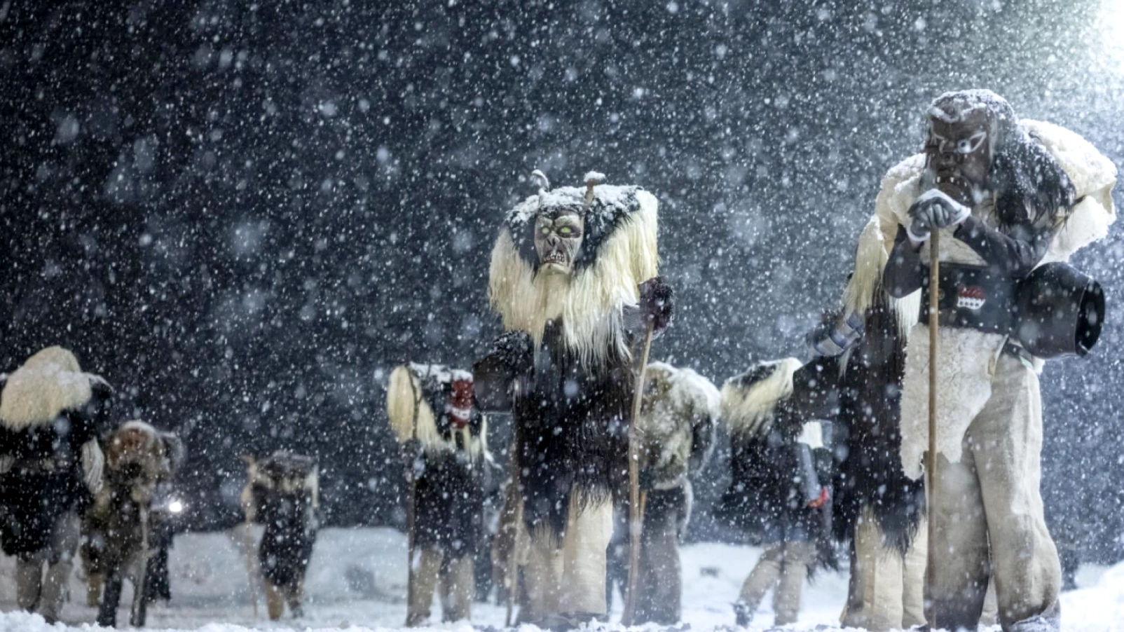 Tschäggättä: éboulement à Blatten, masques perdus, défilé à Wiler