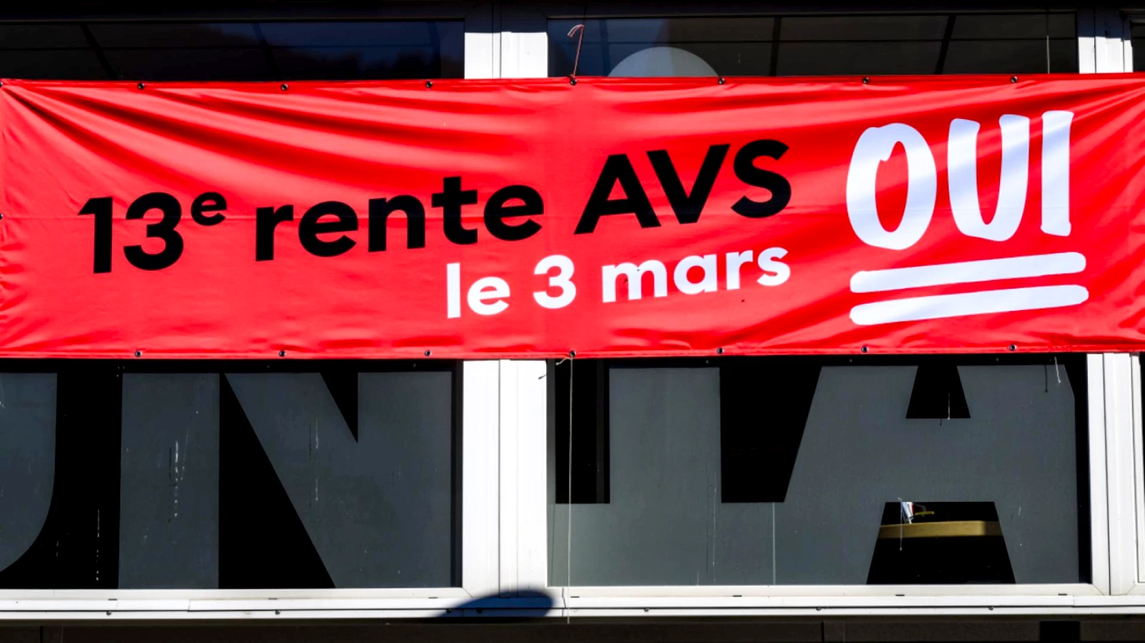 13e rente AVS: solution mixte de financement via cotisations et TVA