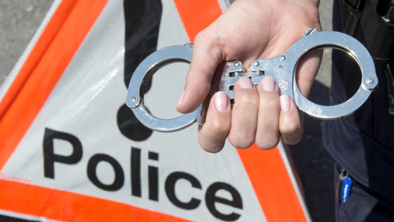 La Chaux-de-Fonds : deux gendarmes blessés par un individu violent