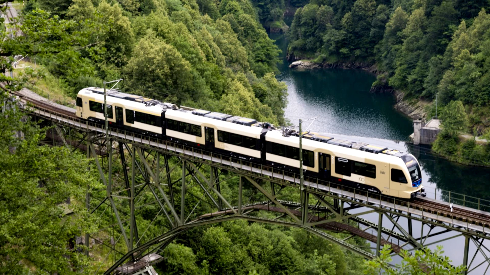 Stadler Rail : bénéfice presque doublé en 2025, dividende en hausse
