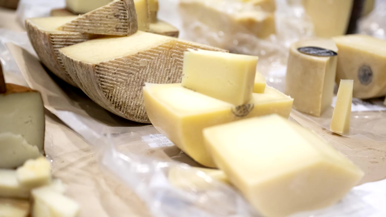 Exportations suisses en recul en février, importations en baisse