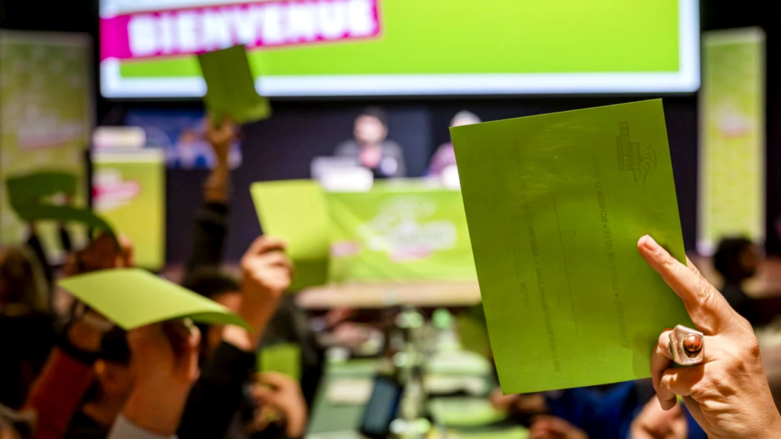 Les Vert-e-s exigent une sortie rapide des énergies fossiles