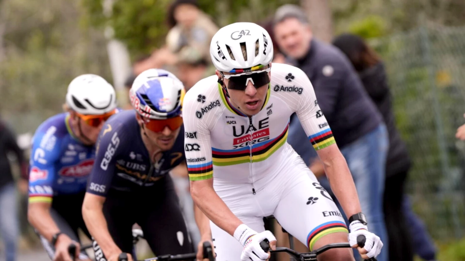 Milan-San Remo : Pogacar s'impose au sprint malgré une chute