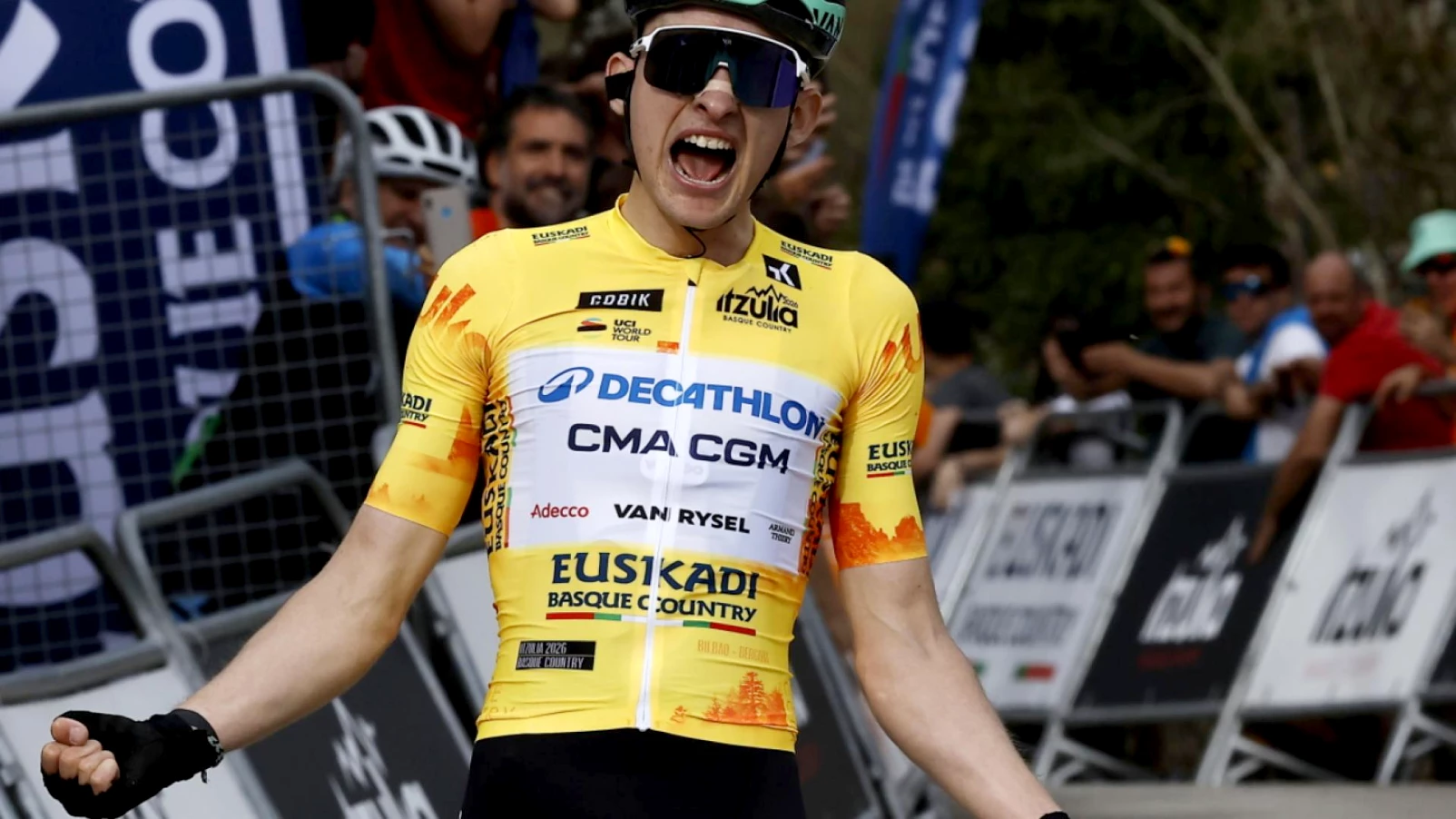 Paul Seixas écrase la 2e étape et prend la tête du Tour du Pays basque