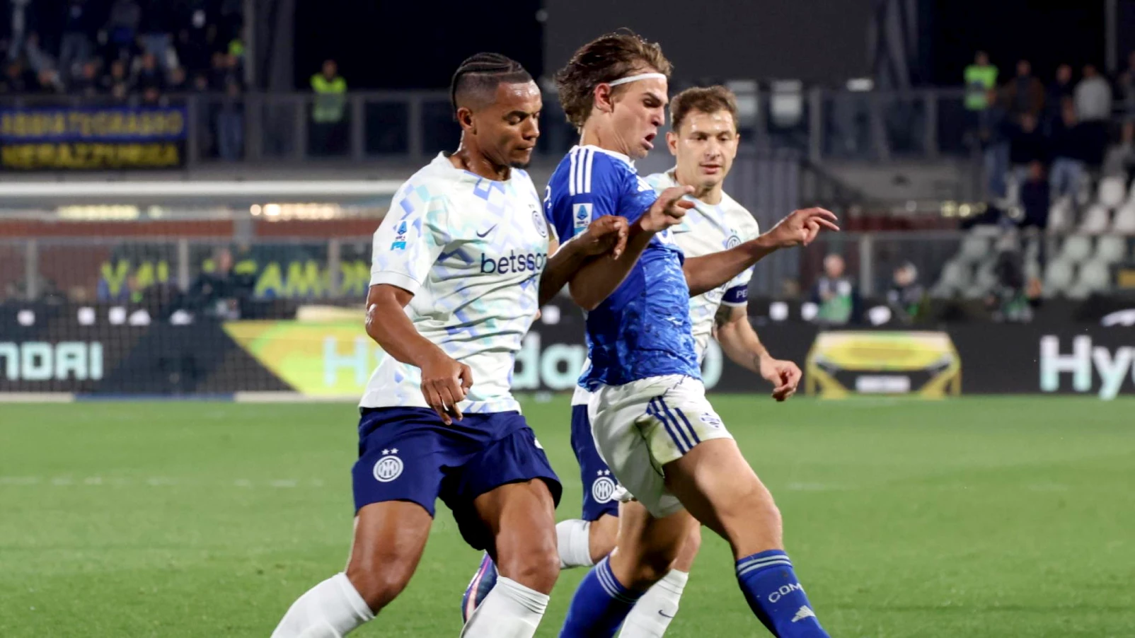 L'Inter Milan renverse Côme et prend le large en Serie A