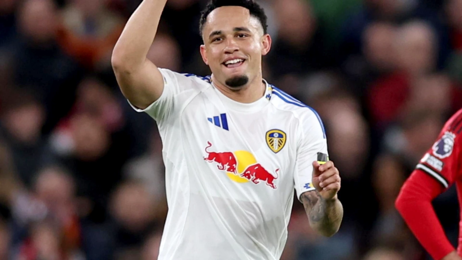 Noah Okafor inscrit un doublé : Leeds bat Manchester United 2-1