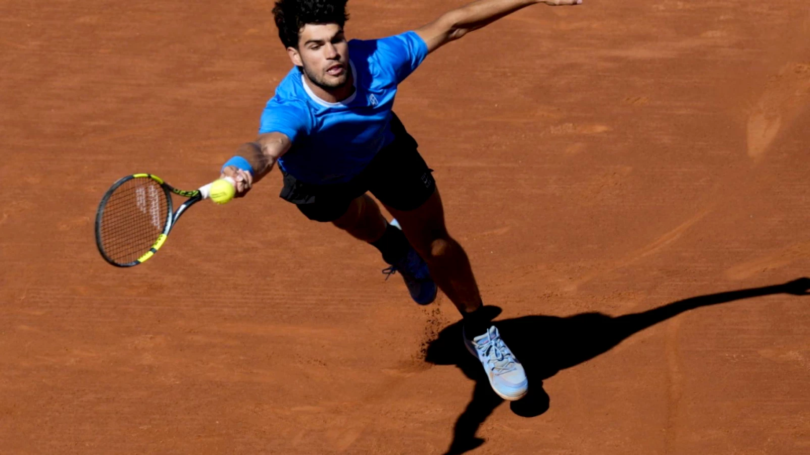 Carlos Alcaraz forfait à Barcelone après une blessure au poignet