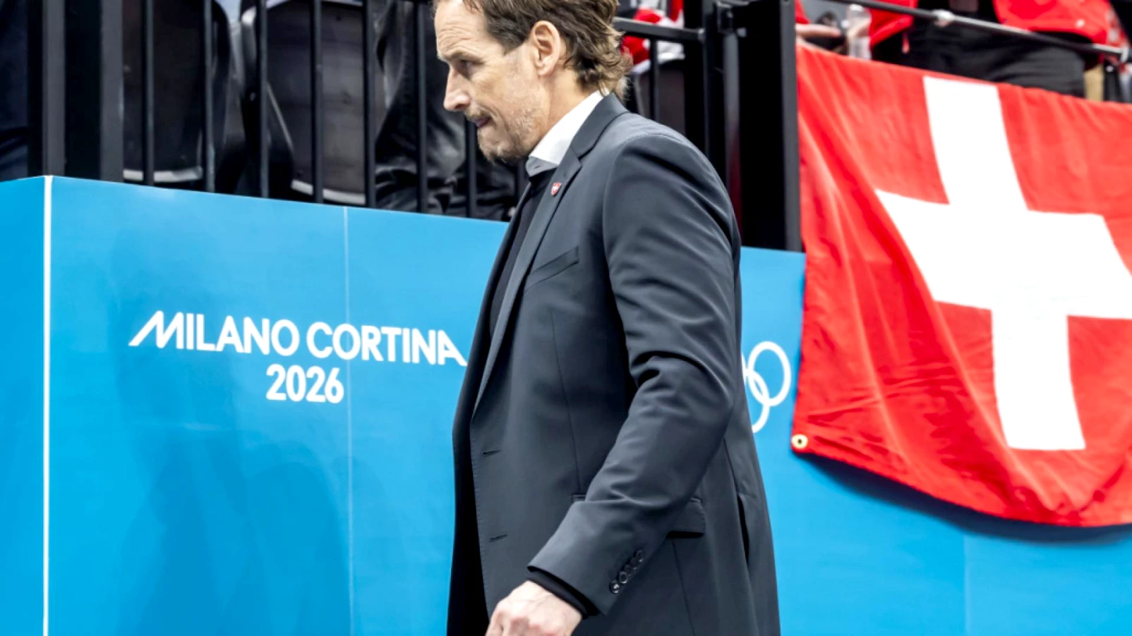 Patrick Fischer licencié à un mois du Mondial après le faux certificat