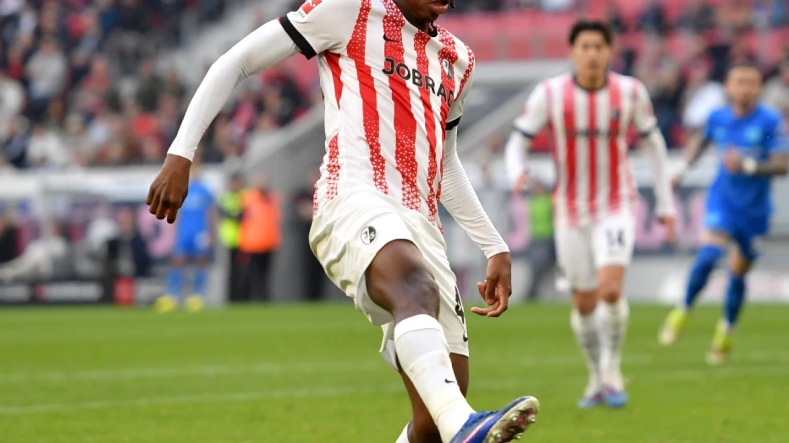 Johan Manzambi offre la victoire 2-1 face à Heidenheim avec son 5e but