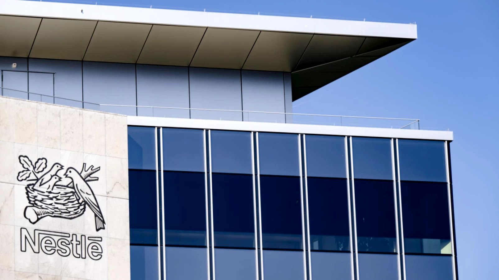 Nestlé : recettes en recul au T1, croissance organique supérieure