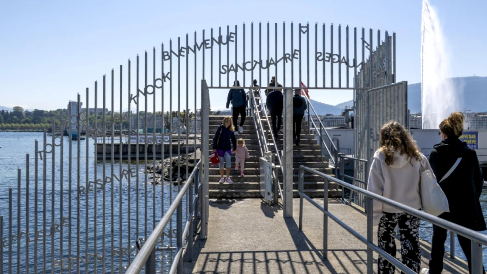 Inauguration du portail poétique des Bains des Pâquis
