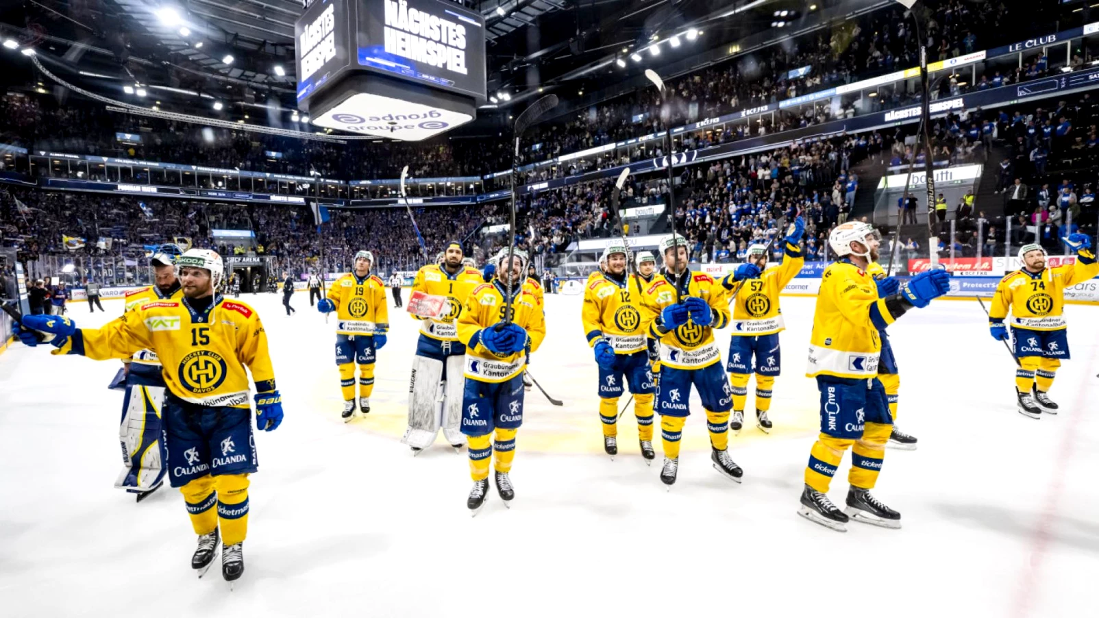 Fribourg battu 1-0 : Davos égalise à 2-2 en finale National League