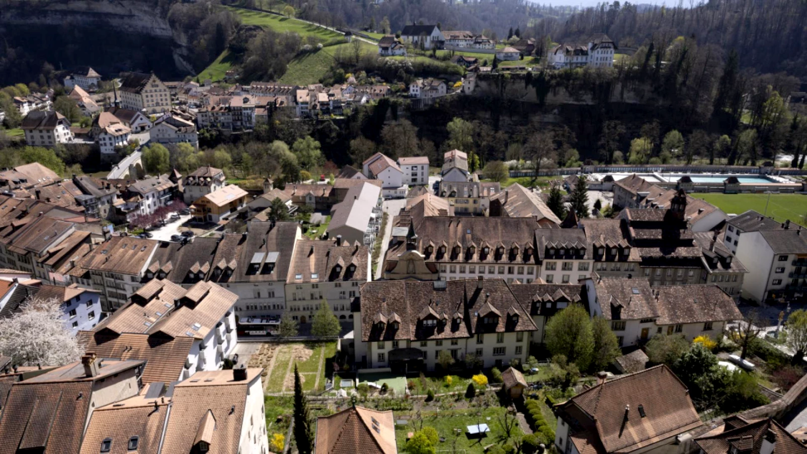 Le Port de Fribourg : 13e saison d'été en Basse-Ville (7 mai–13 sept)
