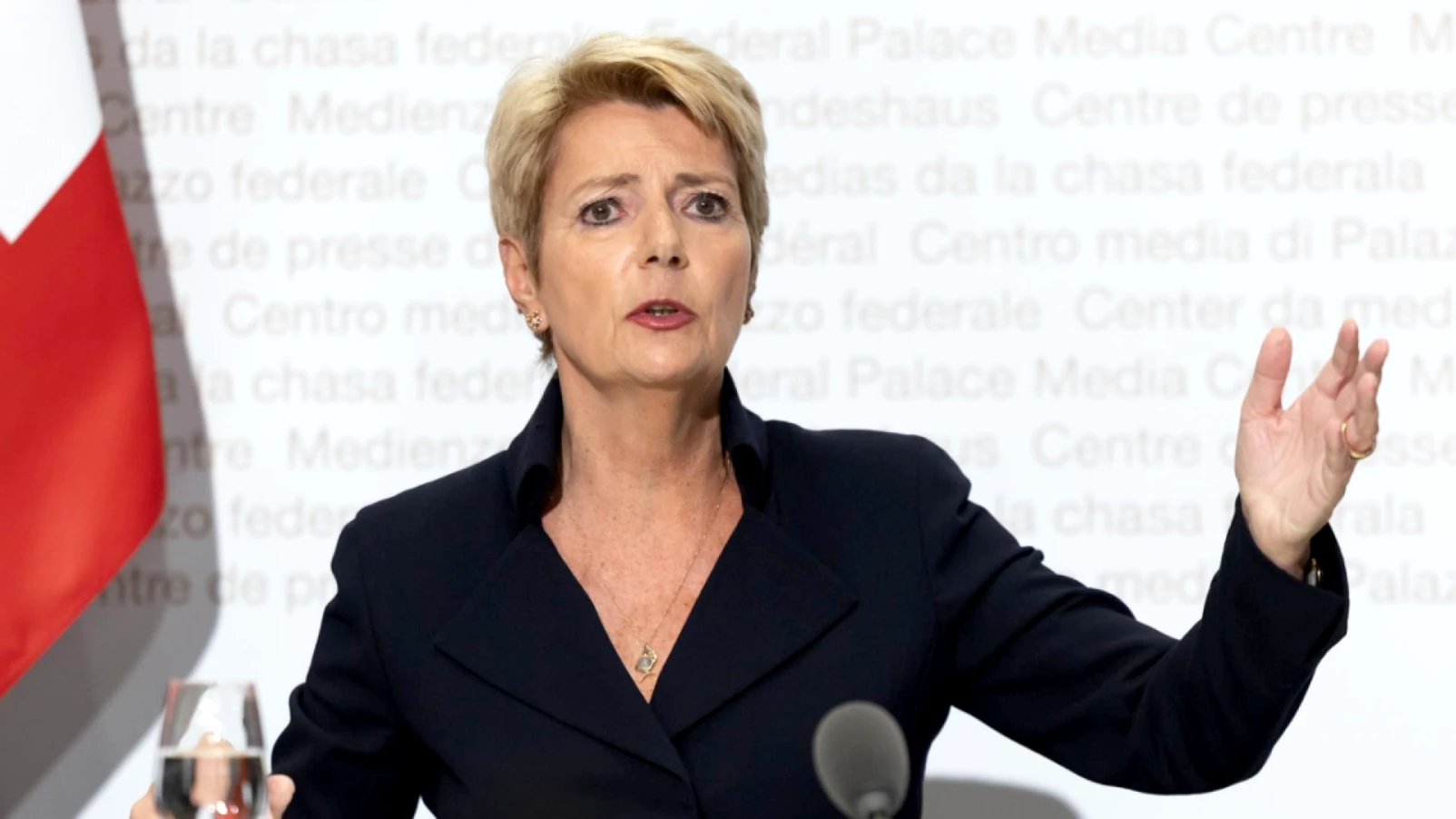 Keller-Sutter : le lobbying d'UBS met le Parlement sous pression