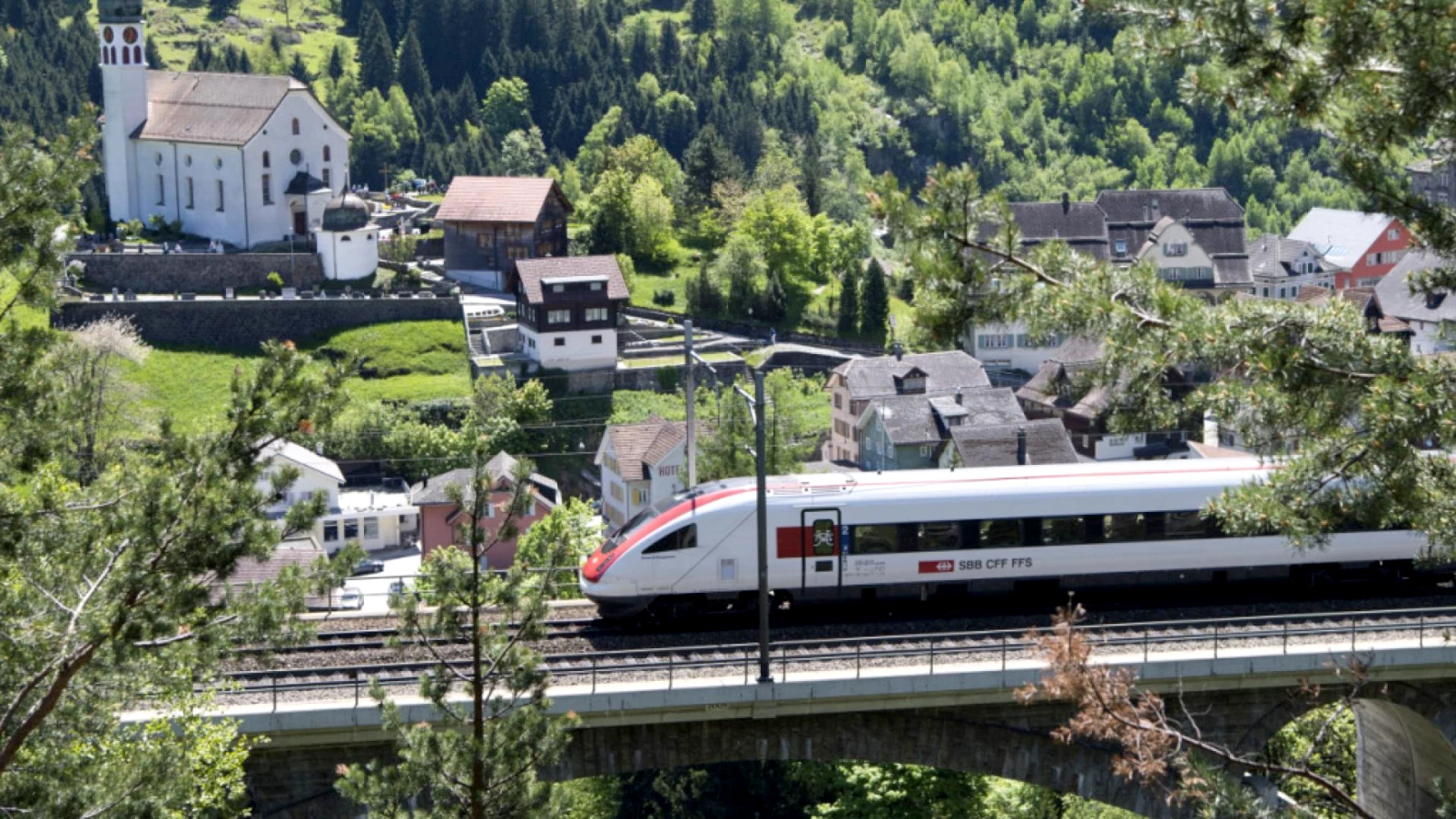 Ascension et Pentecôte : les CFF ajoutent 58 trains via le Gothard
