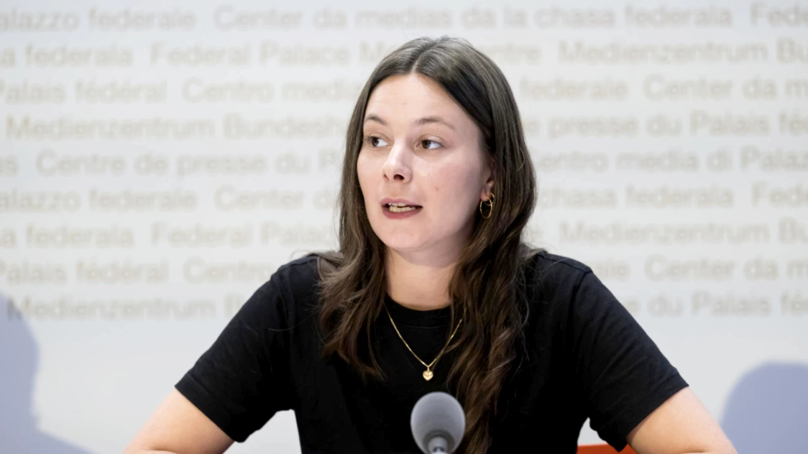 Le GSsA hausse le ton contre la militarisation et la guerre