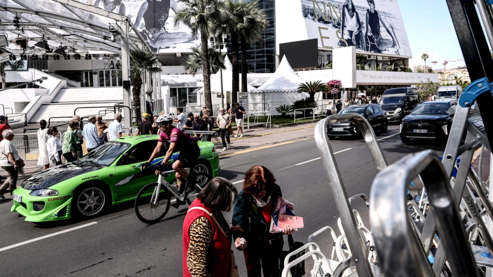 Cannes : J-1 avant le festival de Cannes, tapis rouge et palme d'or